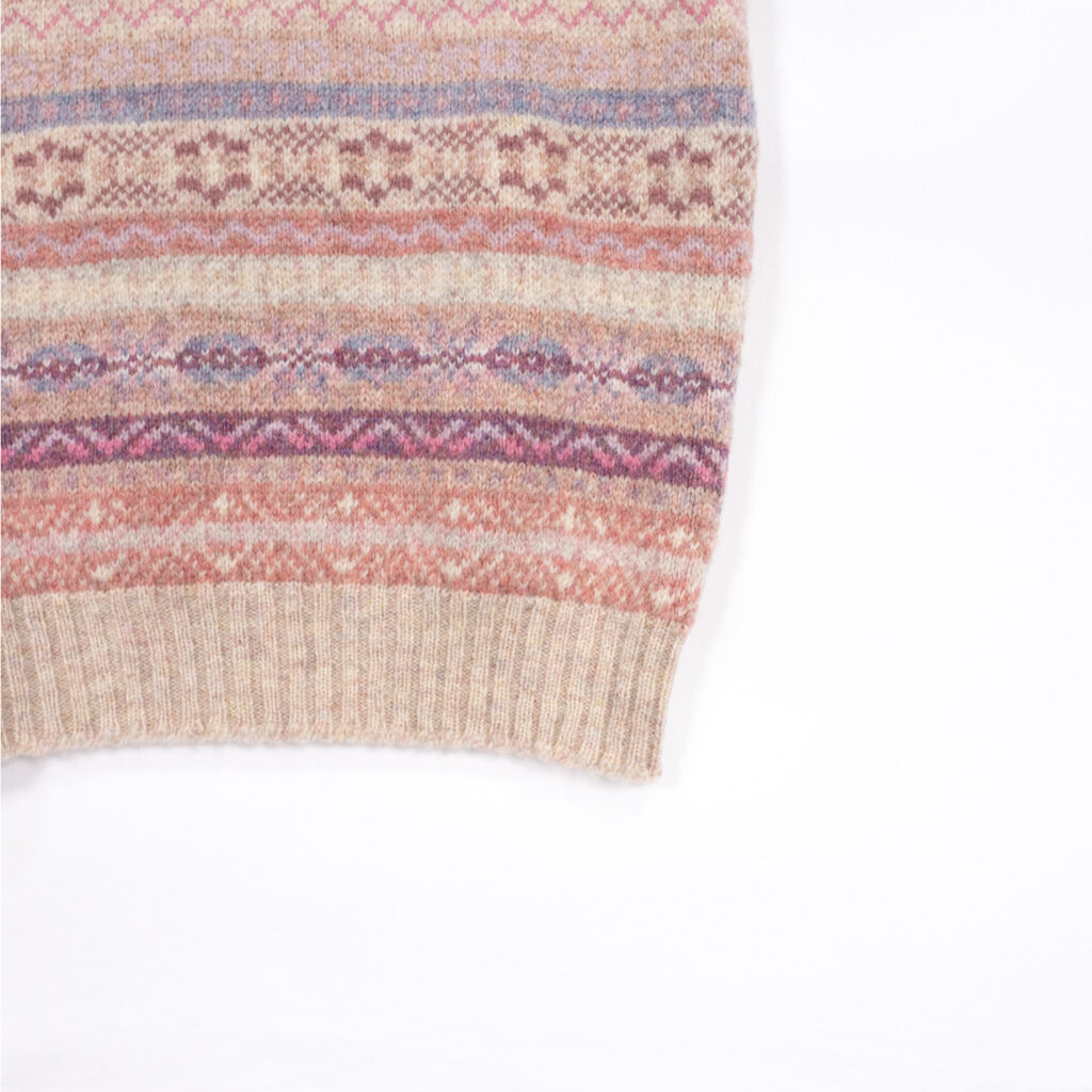 ジャミーソンズ
フェアアイルVネックベスト
ローズミスト